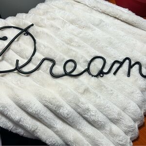 Black Metal 'Dream' Wall Decor